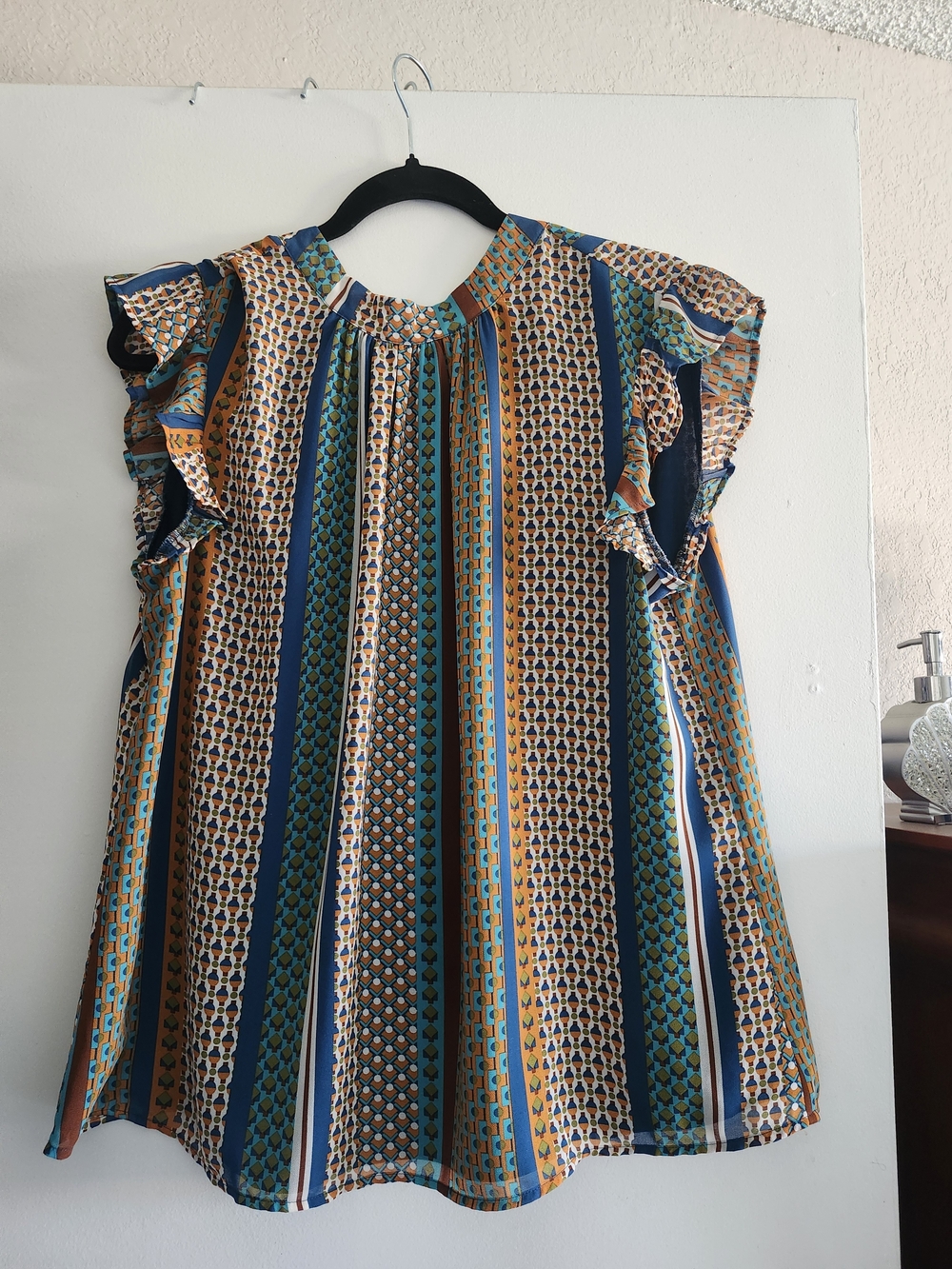 Stitch Fix Les Serein Donnie Flutter Sleeve Blouse Size L